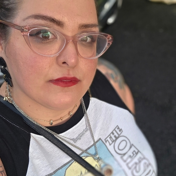 Meet your Posher, Lacie - Picture 2 of 4